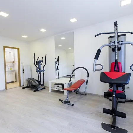 In - Four-bedroom With Private Pool فيلة