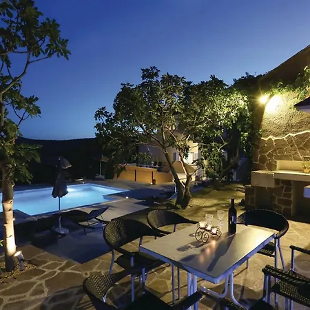 In - Four-bedroom With Private Pool فيلة